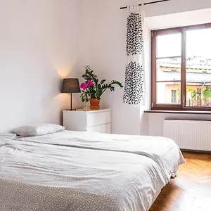 https://family-apartament.krakowhotelspoland.com